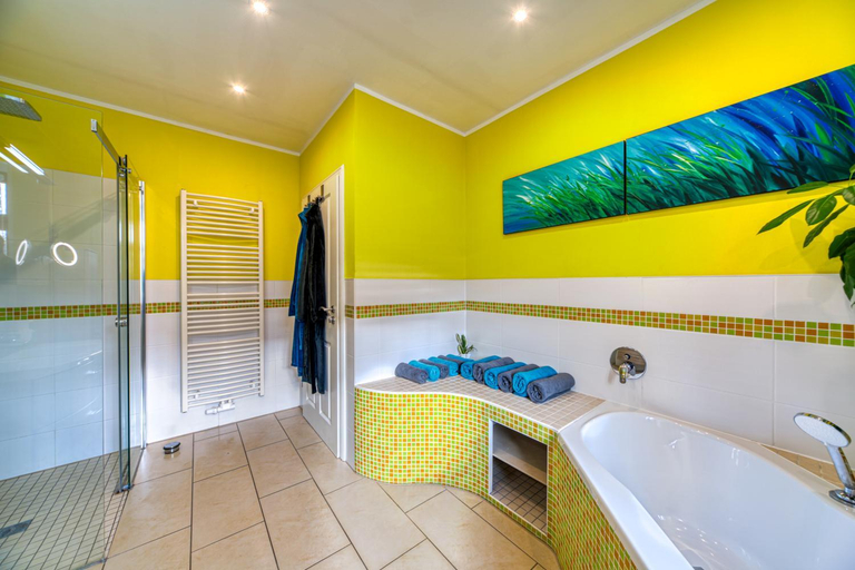 Bathroom 2, Villa-Harmonie Dresden, Dresden