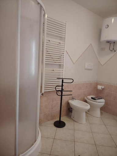 Bathroom 3, Bed & Breakfast Gli Alisei, Nuoro