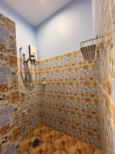 Bathroom 3, The Ivory Castle Annex 2, Santa Fe