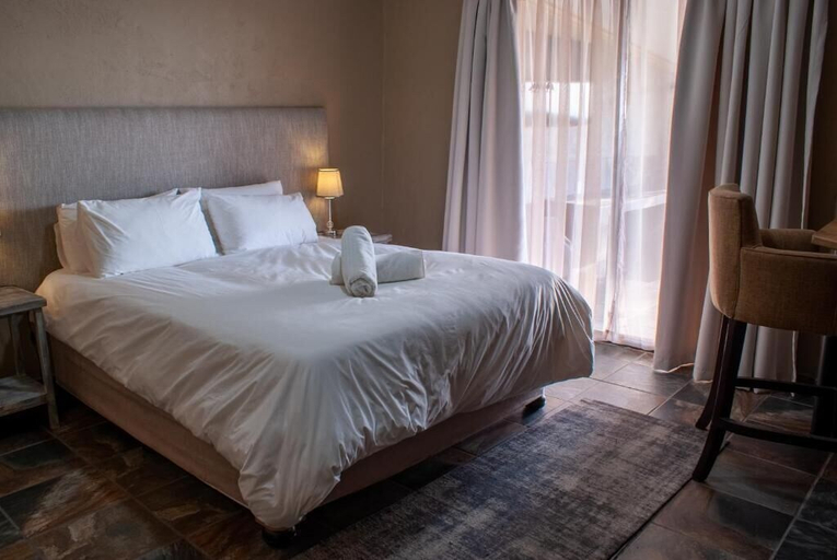 Room 2, Casa de la Presa 2, Capricorn