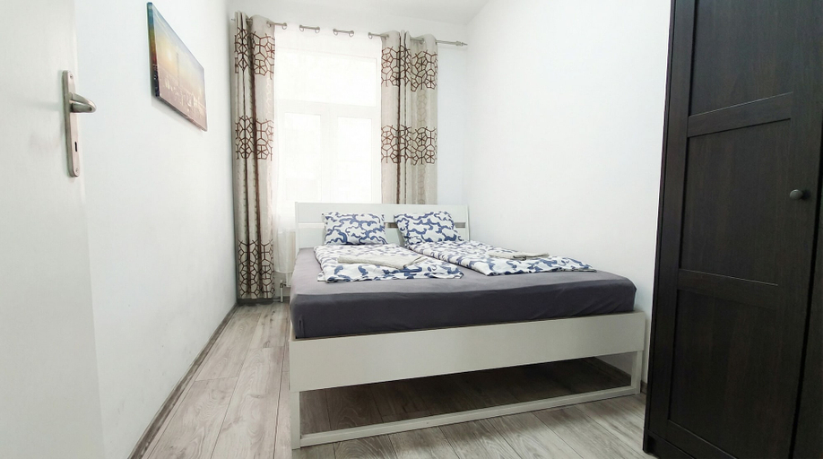 Room 3, 15 Min to Vienna Center - Affordable & Simple 5BR Apt with WIFI, Wien