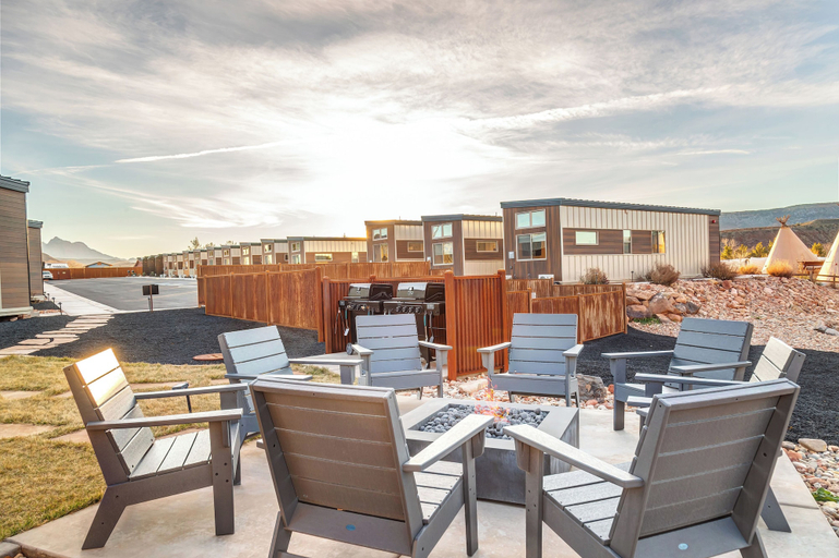 Food & Drinks, The Riv at Zion, Washington