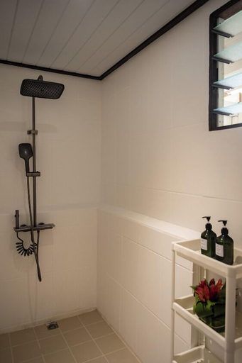 Bathroom 3, Matira Sunset House, Bora Bora