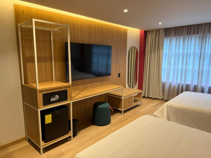 2, HOTEL MORE BY KAVIA, Mexico City