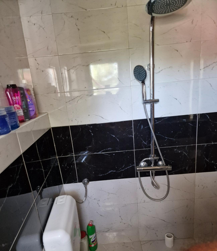 Bathroom 3, Apartmani Laki Kruce