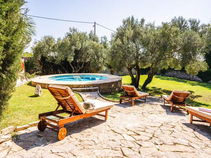 Sport & Beauty, Villa in Cilipi near Dubrovnik with Pool, Konavle