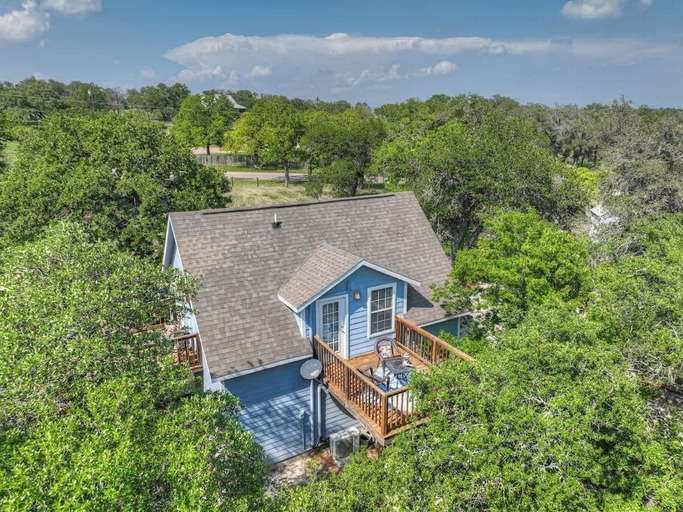 Property grounds 3, Cactus Flower Peaceful Hill Country Escape!, Kendall