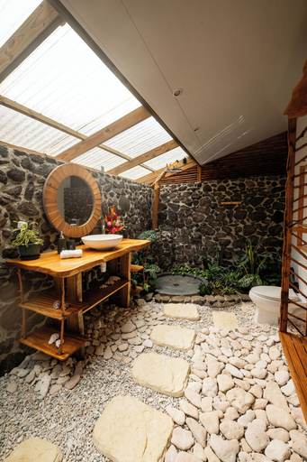 Bathroom, Fare Matira Hau, Bora Bora