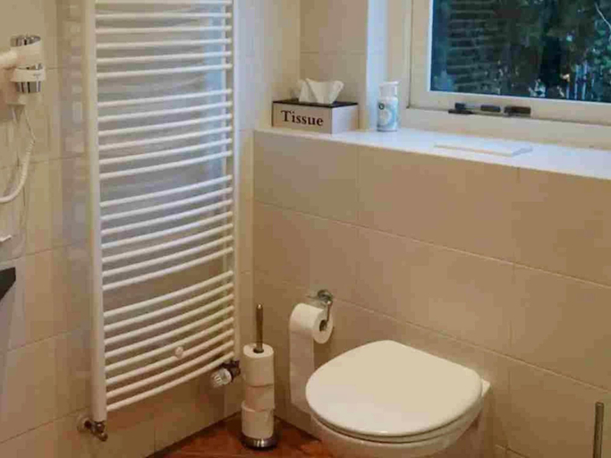 Bathroom 2, Family Bungalow With Private Garden, Beuningen