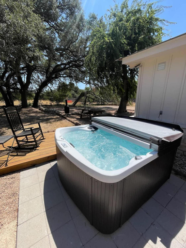 Sport & Beauty, Olive St Ranch with HotTub-Grill and Party Barn, Gillespie