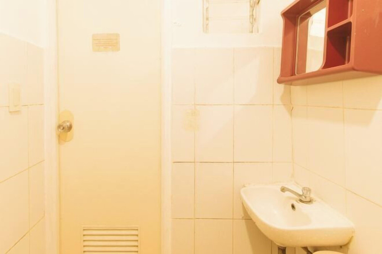 Bathroom 5, RedDoorz @ City Stay Inns Marilao, Marilao