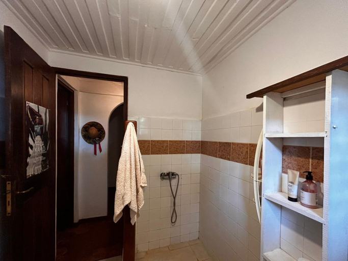 Bathroom 5, La Table d Alexandre Gite de charme entre mangrove et mer, Diana