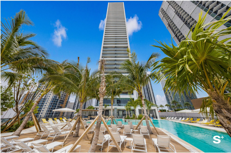 Pool 2, Luxury Studio in DTW Miami, Miami-Dade