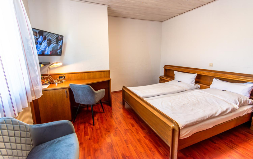 Bedroom 2, Hotel und Restaurant Nehrener Hof, Tübingen