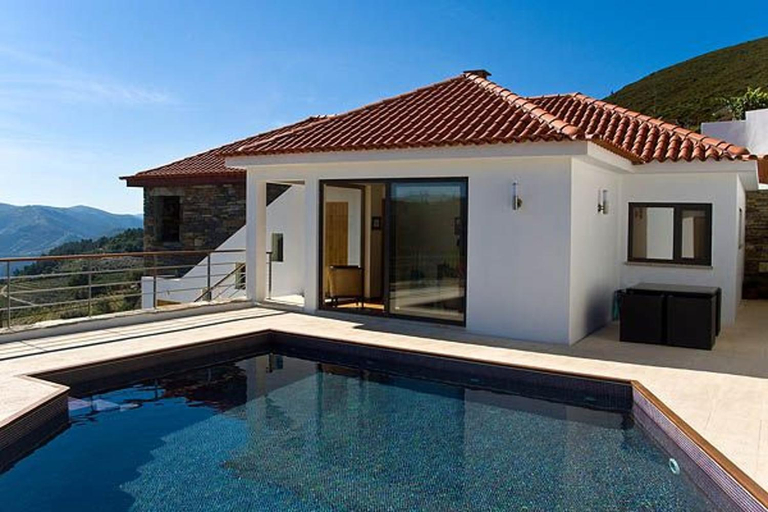 Sport & Beauty 2, Phenomenal Pinhao Villa 3 Bedrooms Villa Douroco Beautiful Valley Views, Sabrosa