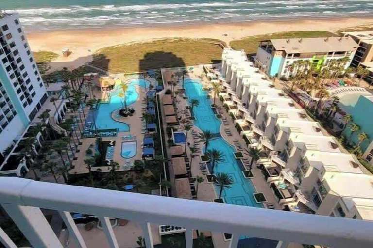 Sport & Beauty 4, Luxury 17th Floor Beachfront - Stunning Views, Cameron