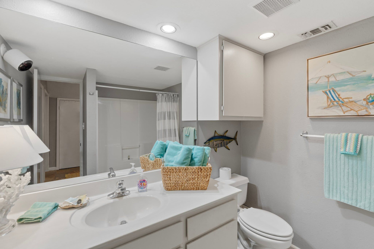 Bathroom 3, Lakeside Condo Retreat in Horseshoe Bay, Llano