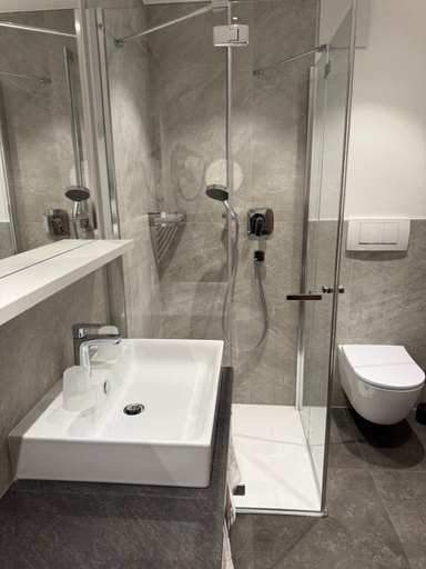 Bathroom 3, Hotel Ronce, Bolzano