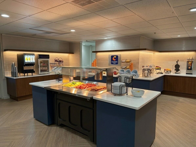 Food & Drinks 5, Comfort Inn Sandusky, Erie
