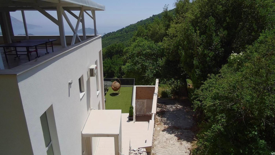 Others 2, Villa Moonlight