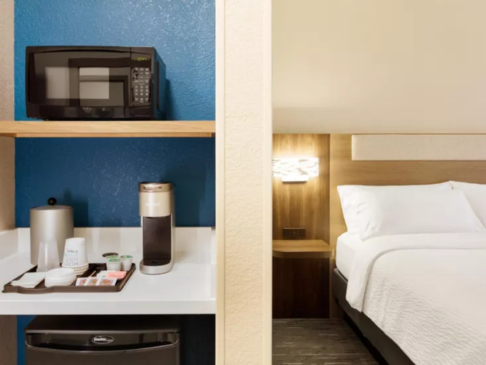 Bedroom 4, Holiday Inn Express & Suites AVON - INDIANAPOLIS by IHG, Hendricks