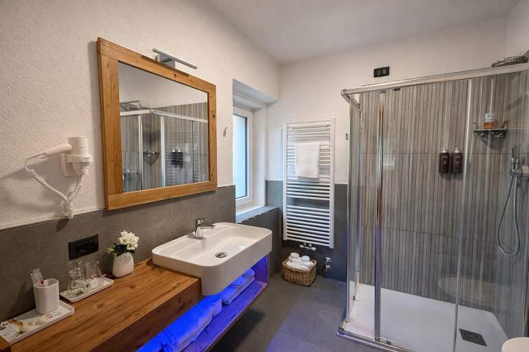 Bathroom 5, HOTEL VILLA ROSA, Trento