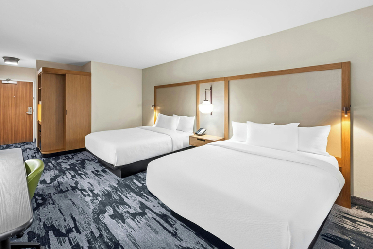 Room 2, Fairfield By Marriott Inn & Suites Emporia, Lyon