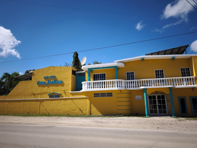Exterior & Views, Hotel y Restaurante Casa Jardines, Flores