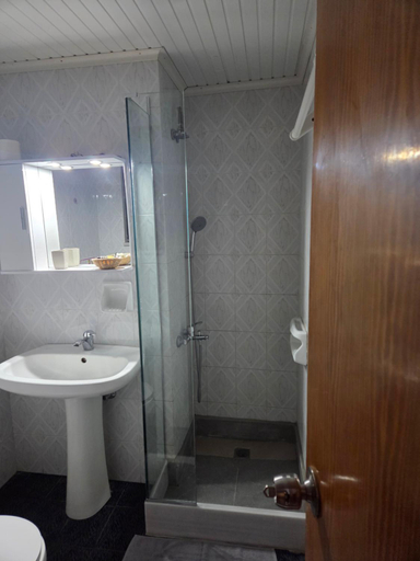 Bathroom, Elea rooms 7, Peloponnese