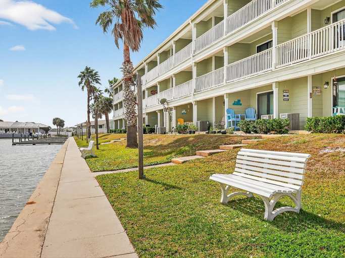 Terrace/patio 5, Lighthouse Landing At Kontiki Kc111 1 Bedroom Condo, Aransas