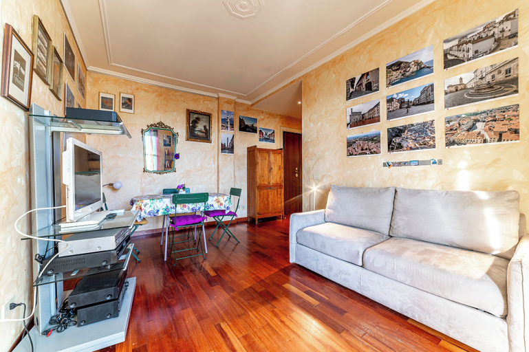 Others 5, D&R Apartment - Metro Re di Roma, Roma