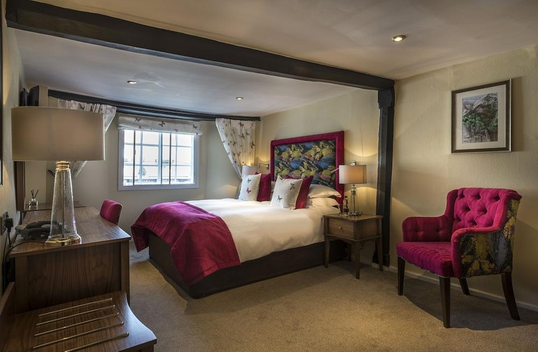 Bedroom 2, The White Hart Royal, Moreton-in-Marsh, Cotswolds - The Coaching Inn Group, Gloucestershire