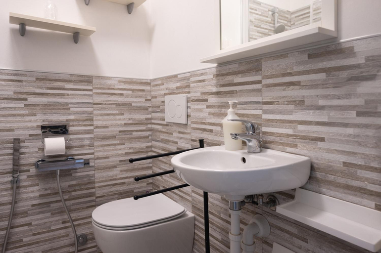 Bathroom 3, Hotel Alessandra, Verona