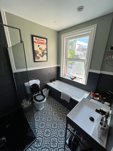 Bathroom, Spacious House in Guildford, Surrey