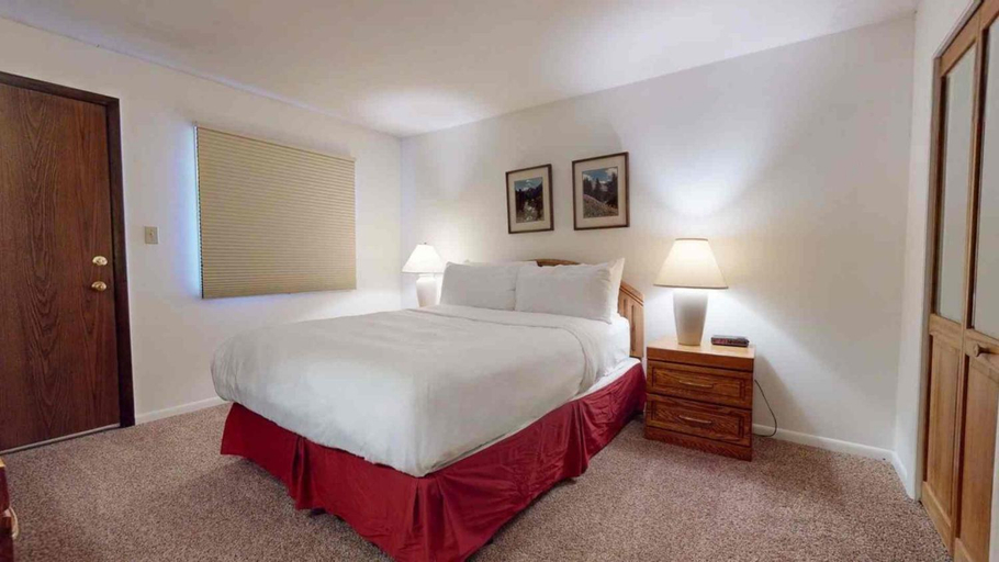Bedroom 2, Enzian - CoralTree Residence Collection, Eagle