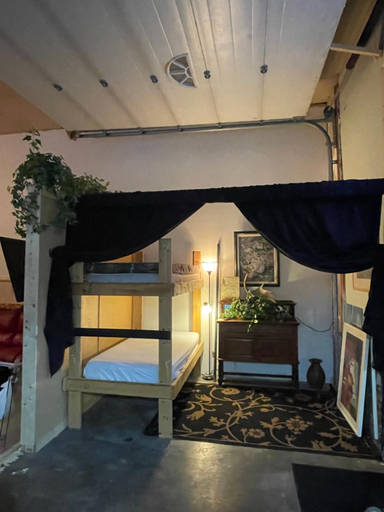 Bedroom 4, Nanimahoo's Sled N'Bed, Columbia-Shuswap