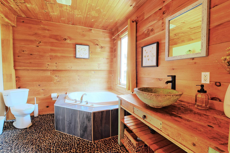 3, L'Auberge des Collines Full Guest Suite, Les Collines-de-l'Outaouais