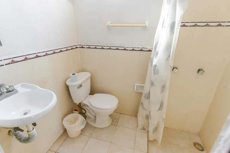 Bathroom 5, HOTEL LOS CEDROs, Campeche