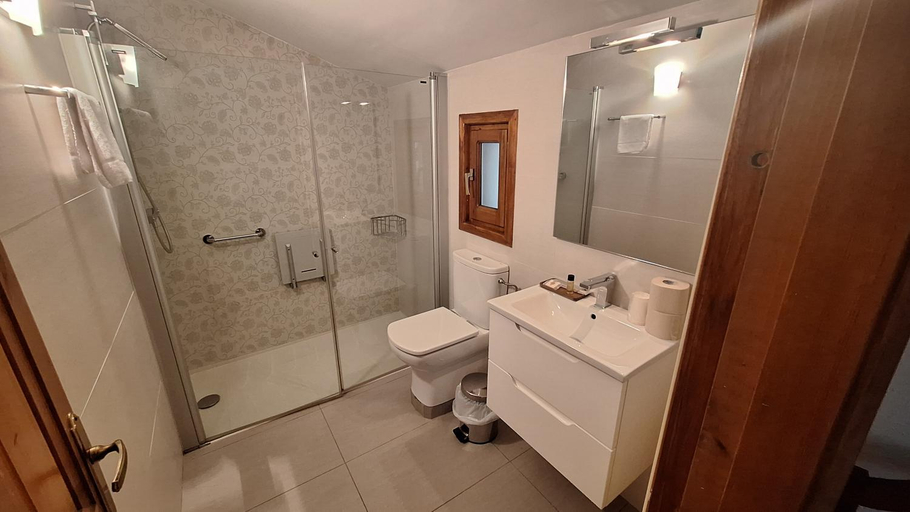 Bathroom 3, Hotel La Coma, Girona