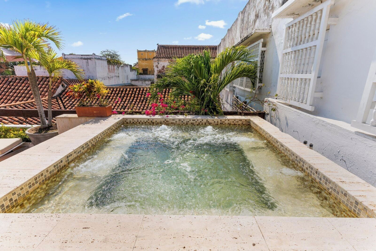 Outdoor spa tub 3, 5 BR VILLA INSIDE OF THE WALLED CITY, Cartagena de Indias
