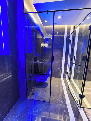 Bathroom 3, Kings Mansion, North Goa