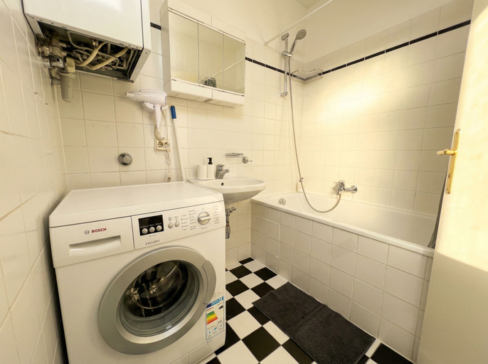 Bathroom 5, Modern 3BR Near Rennweg for Long Stay, Wien
