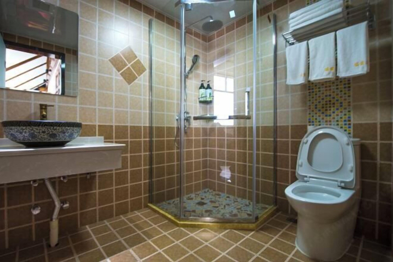Bathroom 3, Hongcun Summary Ruiyun Boutique Hotel, Huangshan