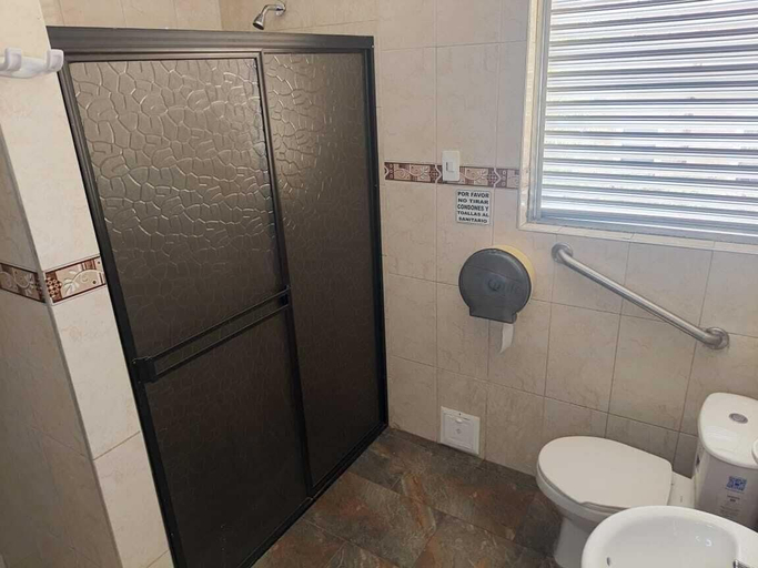 Bathroom 5, Hotel Villanueva Comfort, Medellín
