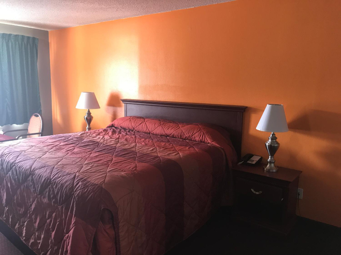 Bedroom 1, Express Inn Bay City, Matagorda