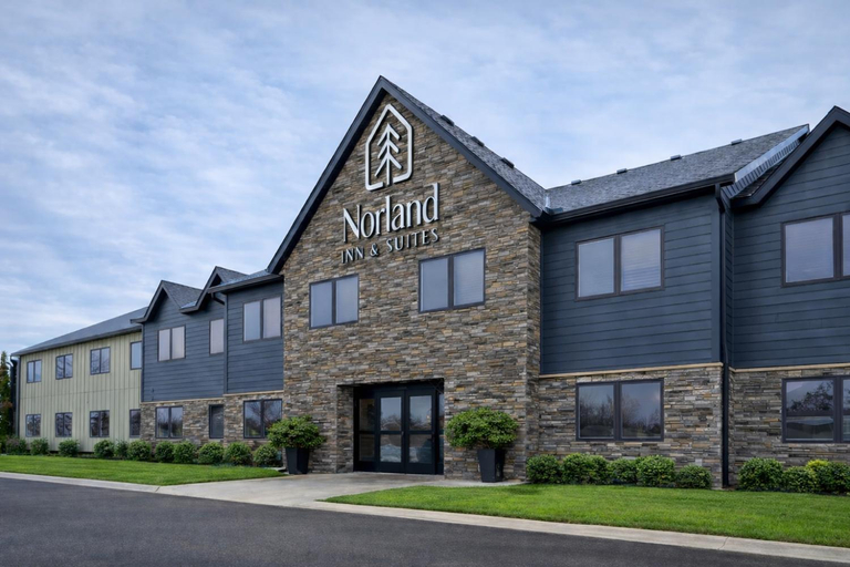 Exterior & Views 2, Norland Inn and Suites Roseau, Roseau