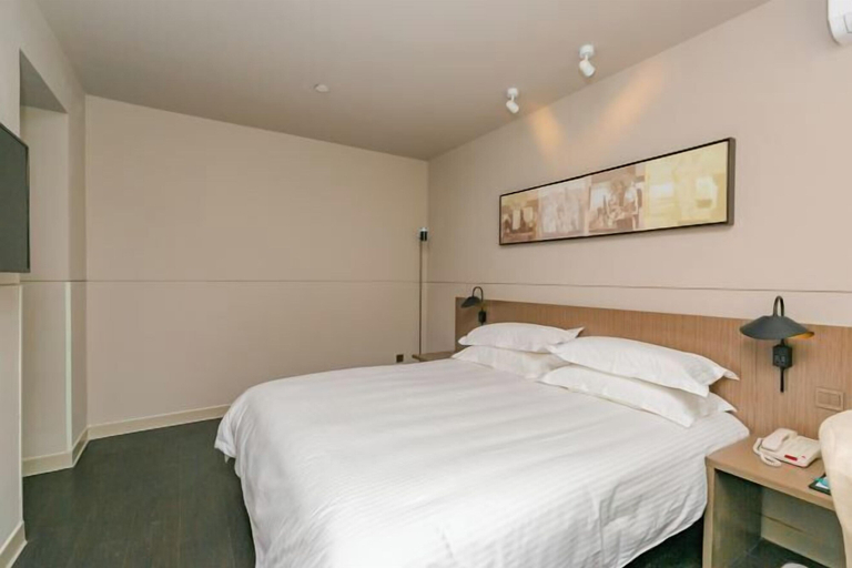 Bedroom 5, Jinjiang Inn Select, Tianshui