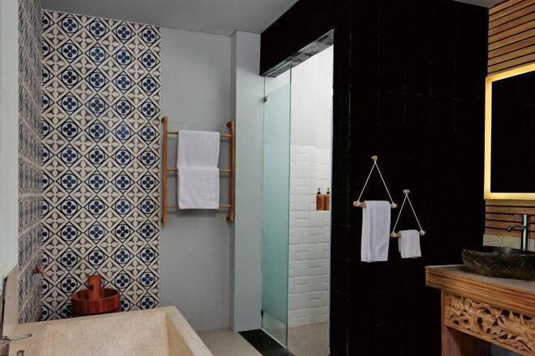 Bathroom 4, Joglo Ageng Guci Tegal, Tegal
