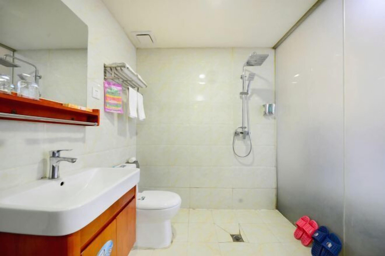 Bathroom 3, Taiyuan Baiyi Boutique Hotel, Taiyuan