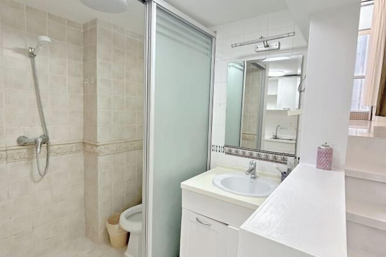 Bathroom 2, Dalian Yipin Xinghai Edian Apartment, Dalian